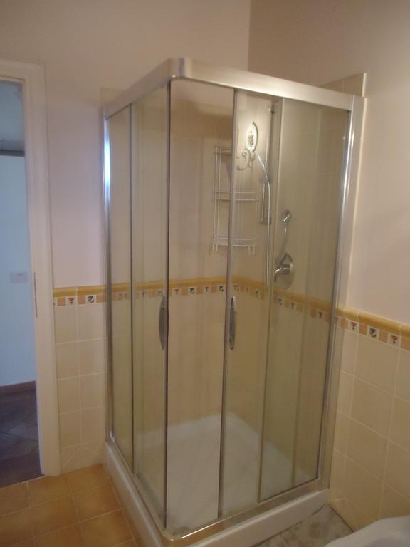 סקנדיצ'י Suite "La Badia" חדר תמונה